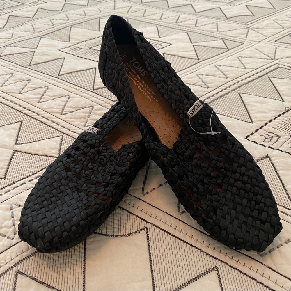 Tom’s black braided NWT size 8